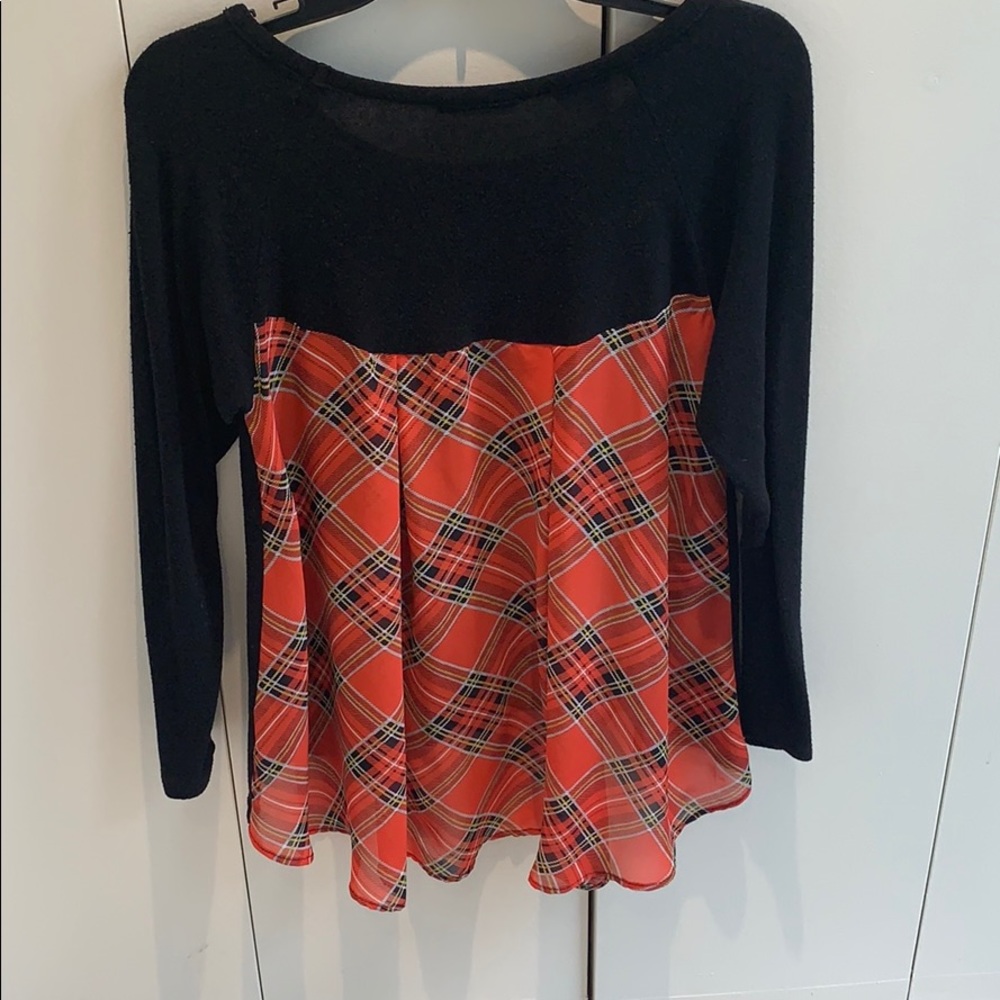 Ready for the Holidays? Le Lis Size S Top